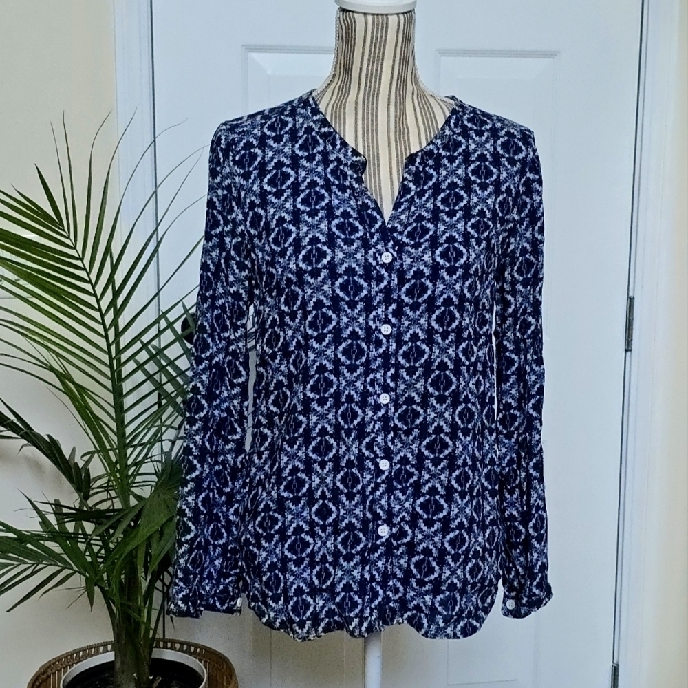 Eddie Bauer Women’s Blue Printed Lightweight Shirt Size S